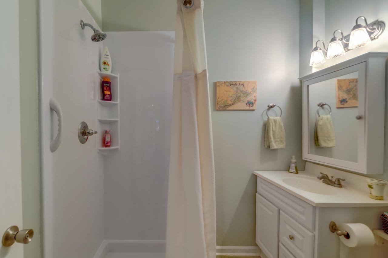 Sneads Ferry Vacation Rental Studio With Water Views Exterior foto